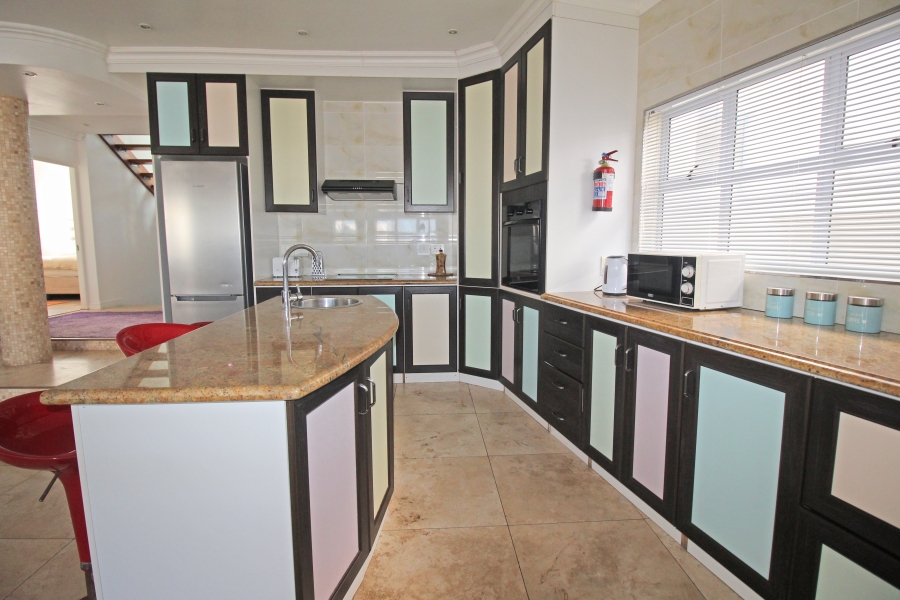 5 Bedroom Property for Sale in Paradise Beach Western Cape